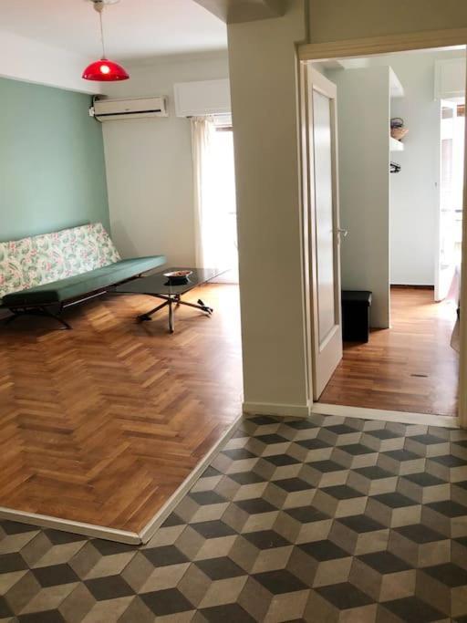 Apartamento 5Th Floor Bright Flat At Bohemian Exarcheia Atenas Exterior foto