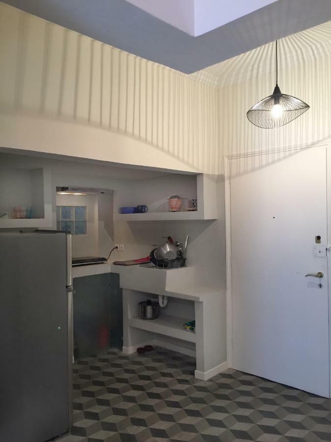 Apartamento 5Th Floor Bright Flat At Bohemian Exarcheia Atenas Exterior foto